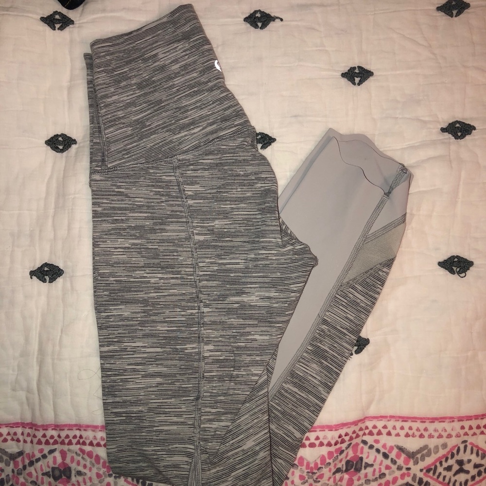 Lululemon Wunder Under Scalloped Crop, Size 2